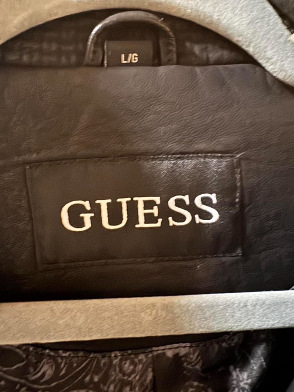 NWT GUESS Black Faux Leather Moto Jacket Belted Gold Zip Floral Lining Size L - Picture 4 of 7